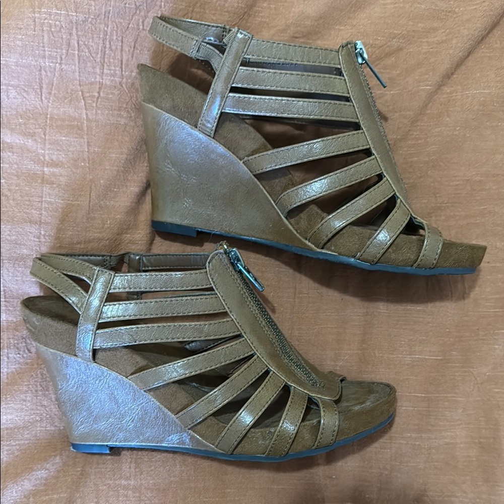 Women's Tan Wedge Sandals
